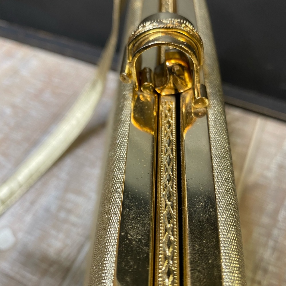 Midcentury Gold Shoulder Purse - Picture 8 of 8